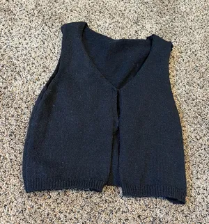 Shein Black Cropped Vest thumbnail 1