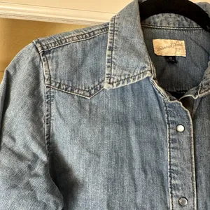 Universal Threads Western Denim Pearl Button Jean Shirt Size XS thumbnail 5