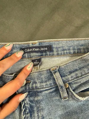 Calvin Klein 90s Mid-Rise Jeans  thumbnail 2