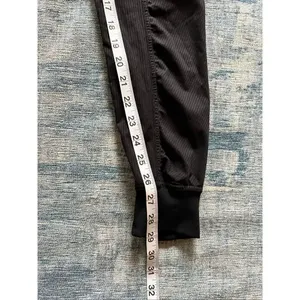 Lululemon Dance Studio Black Mid Rise Jogger Size 2 thumbnail 6