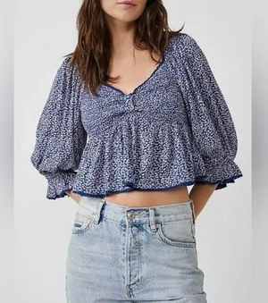 Free People Britnee Floral Cropped Peplum Smocked Puff Sleeve Top Large thumbnail 2