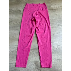 EUC OFFLINE By Aerie Real Me High Waisted 7/8 Crossover Legging PINK size L thumbnail 2