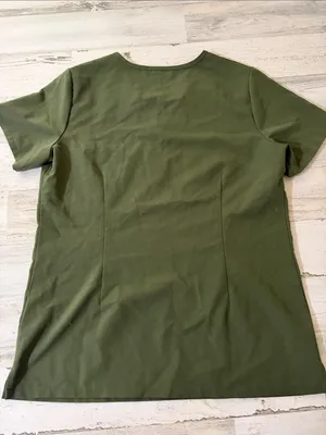 FIGS Olive Green V-Neck Short Sleeve Scrub Top thumbnail 5