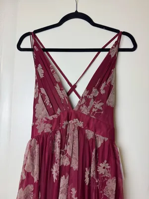 Ever After Red Floral Sleeveless V-Neck Open Back Maxi Dress NWT Size S thumbnail 3
