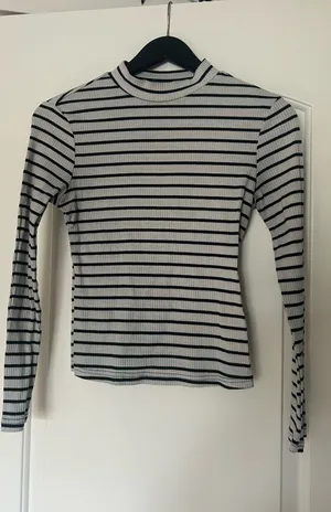 SHEIN Black & White Striped Ribbed Mock Neck Long Sleeve Top thumbnail 1