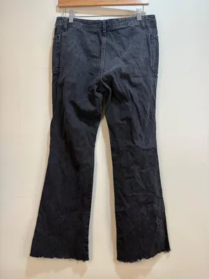 We The Free People Izzy Flare Leg Raw Fray Hem Jeans Black Patch Pockets SZ 28 thumbnail 7