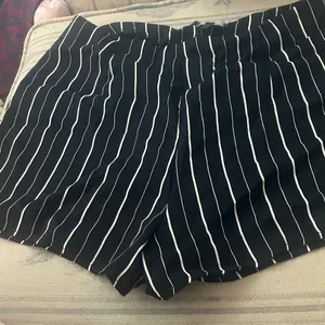 FINAL MARKDOWN Iris back zip Black and White Striped Shorts large thumbnail 1