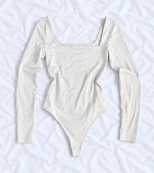 Aritzia Contour White Long Sleeve Bodysuit – Size Small  thumbnail 1