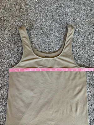 SKIMS Nude Beige Seamless Scoop Neck Tank Top Size L thumbnail 4