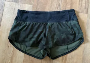 Lululemon Speed Up Short *2.5" Size 4 thumbnail 1