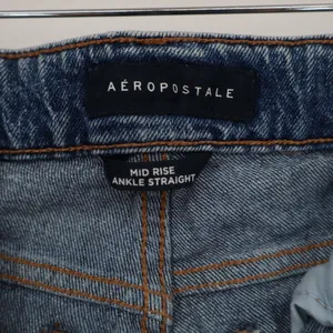 Aeropostale Mid Rise Ankle Straight Jeans Medium Wash Blue Denim Womens Size 2 thumbnail 3