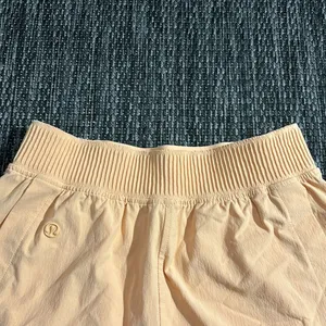 Stretch Woven Relaxed Fit High Rise Short 4" Size XS thumbnail 4