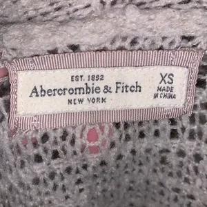 Abercrombie & Fitch light tan cardigan sweater thumbnail 6