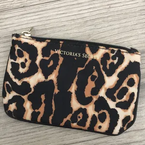Victoria’s Secret Cheetah Leopard Animal Print Zipper Pouch Keychain Coin Purse thumbnail 7