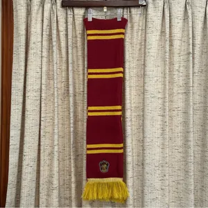 Harry Potter Gryffindor Scarf thumbnail 7