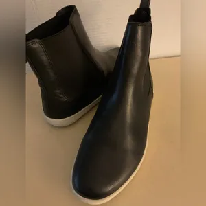 Frye women Black Leather Chelsea Booties with White Sole size 10 thumbnail 2