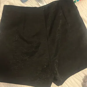 DO+BE black skort fits like M thumbnail 4