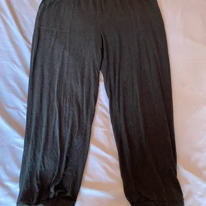 Fabletics Black Relaxed Fit Pants size XL thumbnail 1