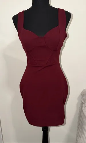 New Windsor Crepe Bodycon Mini Dress Size Medium thumbnail 1