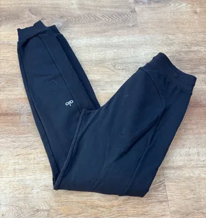 Alo Yoga Joggers Black thumbnail 1