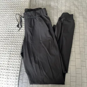 Lululemon Joggers thumbnail 2