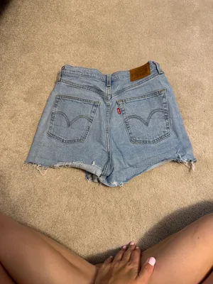 Levi’s Ribcage Jean Shorts thumbnail 4