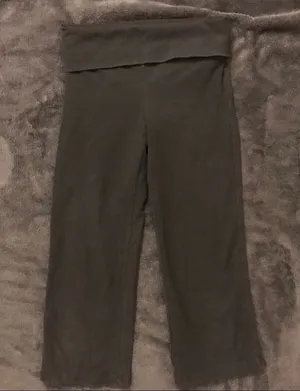 Pink *** Yoga Capri Pants thumbnail 1