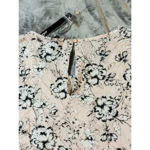 NWT Soirée Women‎ Blouse Short Sleeve Pale Pink Floral Crew Neck Size 1X thumbnail 7