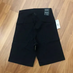 Aritzia Black Biker Shorts NWT thumbnail 1