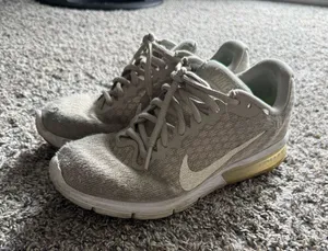 Women’s Nike Air Max Tennis Shoes thumbnail 1