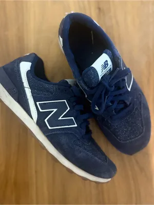 New Balance Women’s 696 Sneakers thumbnail 1