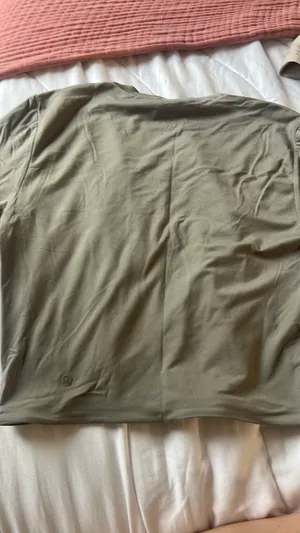 Lululemon cropped tee thumbnail 3