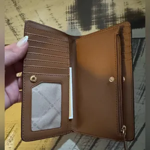 Michael Kors Brown Wallet & Passport Classic Monogram Design thumbnail 2
