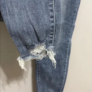 Judy Blue Light Wash Distressed Hem High Rise Skinny Fit Jeans Size 13/31 thumbnail 3