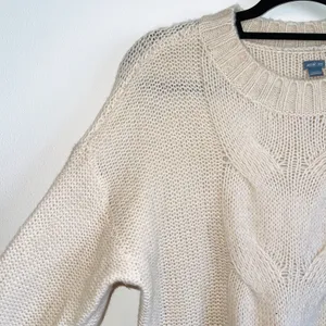 Aerie Cream Soft Chunky Knit Oversized Pullover Sweater thumbnail 4