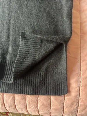 & Other Stories Black V-Neck Sleeveless Knit Vest Size Small thumbnail 10