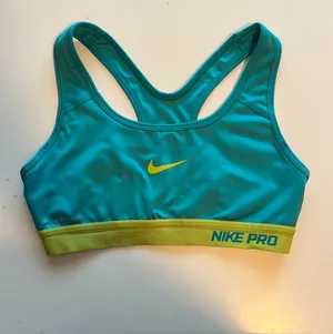 Nike Women’s Sports Bra thumbnail 1