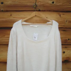 NWT Super Soft Ivory Size XL Fuzzy White Ivory Round Neck Knit Sweater Pullover thumbnail 5
