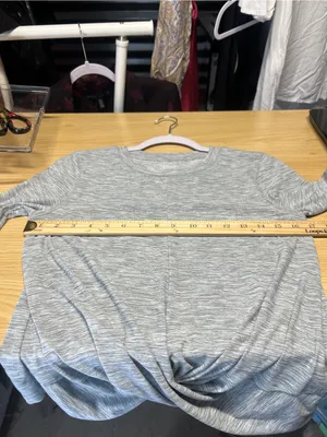 Old Navy Active Breathe ON Twist Front Workout Top Gray Space Dye Size M‎ thumbnail 9