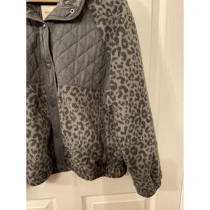 Abercrombie & Fitch Charcoal Gray Quilted Leopard Snap Button Fleece, M thumbnail 5