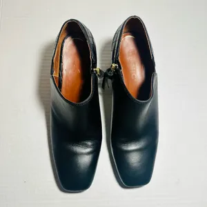 VIONIC Ankle Booties Black Size 6.5 Crocodile Block Heel Linda Leather‎ Shorties thumbnail 2