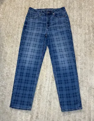 American Eagle Mom Straight medium-dark plaid/check stretch denim jeans Size 6 thumbnail 1