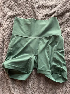 Gymshark Legacy Shorts tight thumbnail 2
