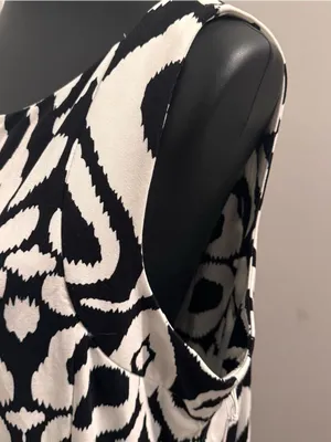 NWT Chico’s Black White Abstract Print Sleeveless Maxi Dress Size 4 thumbnail 3