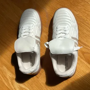 Project Cloud White Sneakers Memory Foam Gum Sole Size 6.5 Women’s New thumbnail 5