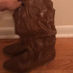 Cowboy boots Size 8.5 thumbnail 2