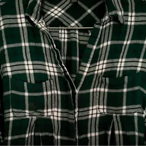 Lord & Taylor Plaid Button Down Shirt Forest Green Size S thumbnail 3