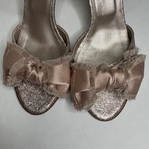 AGL Attilio Giusti Leombruni Women's Metallic Bow Ankle Strap Heels Size‎ 38 thumbnail 3
