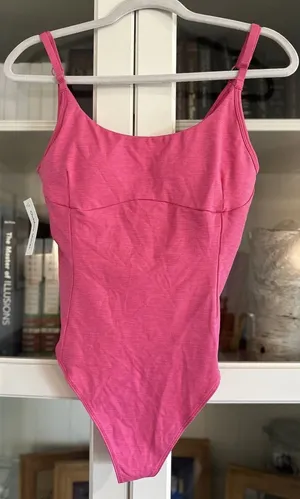 Outdoor Voices Move Free Leotard Bodysuit Cerise‎ Pink Size medium NWT NE… thumbnail 1