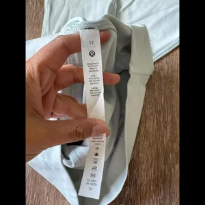 Lululemon NWT Size 12 Align HR 25” Ocean Ai Double Lined thumbnail 3